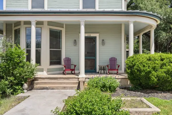 208 N Avenue G, Johnson City, TX 78663