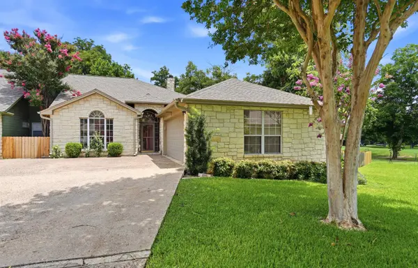 21 Augusta DR, Meadowlakes, TX 78654
