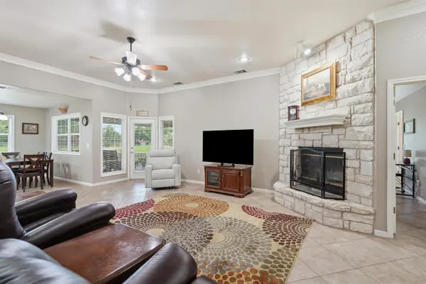 21 Augusta DR, Meadowlakes, TX 78654