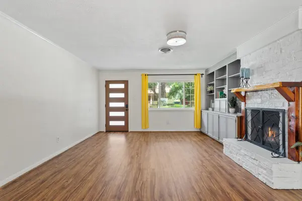 1107 Live Oak Dr, Marble Falls, TX 78654