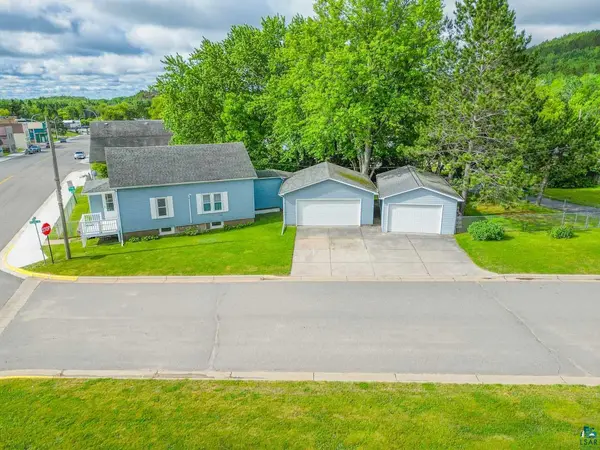 903 Gary St, Calumet, MN 55716
