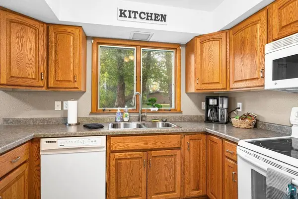 55 Billings Dr, Superior, WI 54880