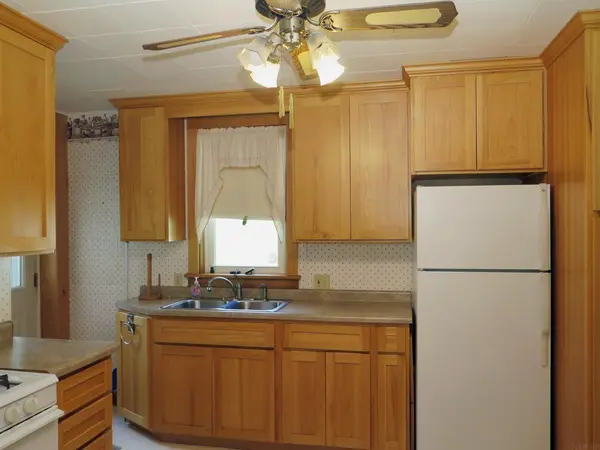 305 S Mill ST, Decorah, IA 52101