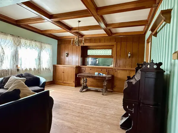 513 West ST, Reinbeck, IA 50669