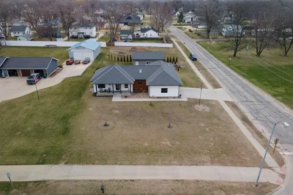947 Gilbert RD, Evansdale, IA 50707