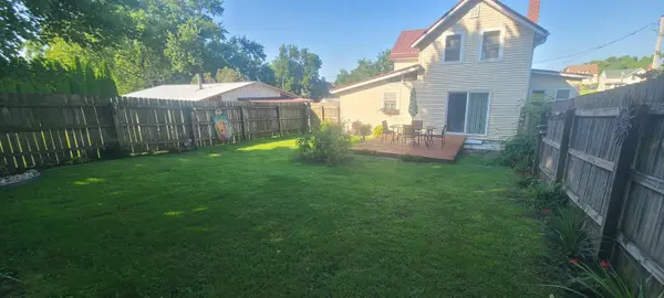 302 E Van Buren ST, Garnavillo, IA 52049