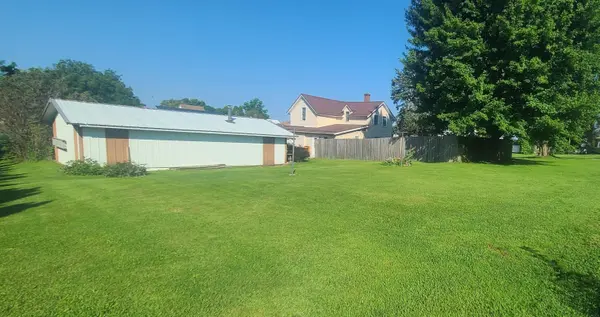 302 E Van Buren ST, Garnavillo, IA 52049