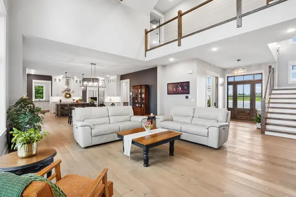 1658 Howdy Hills, Decorah, IA 52101