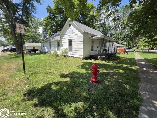 403 E Adams ST, Mount Ayr, IA 50854