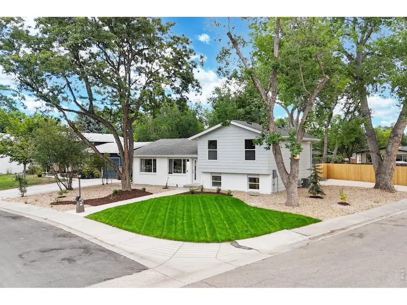 600 Mount Evans, Longmont, CO 80504