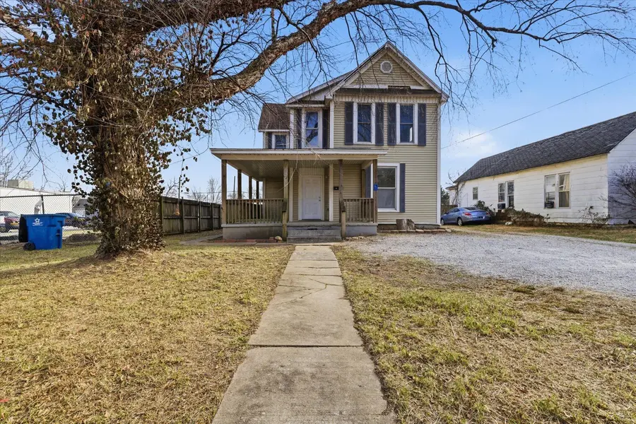 1026 W Division ST, Springfield, MO 65803