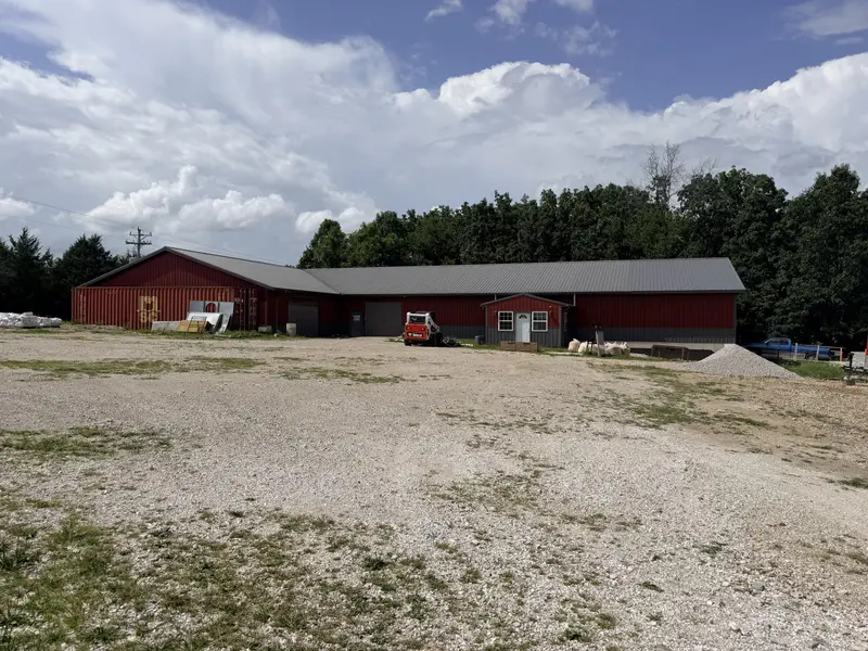 11 Castlegate DR, Seymour, MO 65746