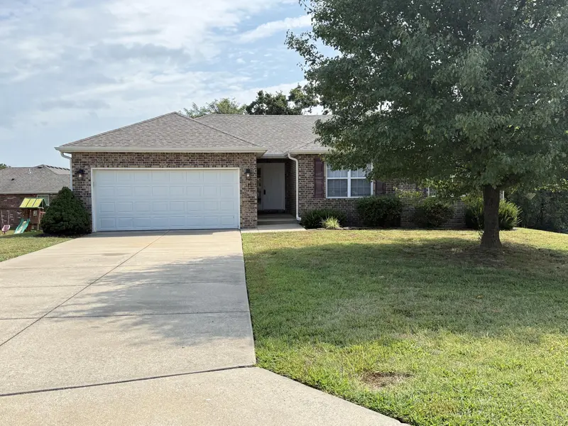 141 Jade CT, Hollister, MO 65672