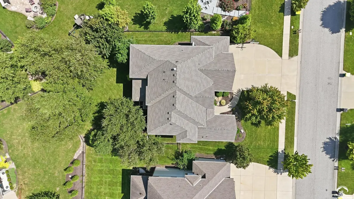 9404 W 163rd PL, Overland Park, KS 66085
