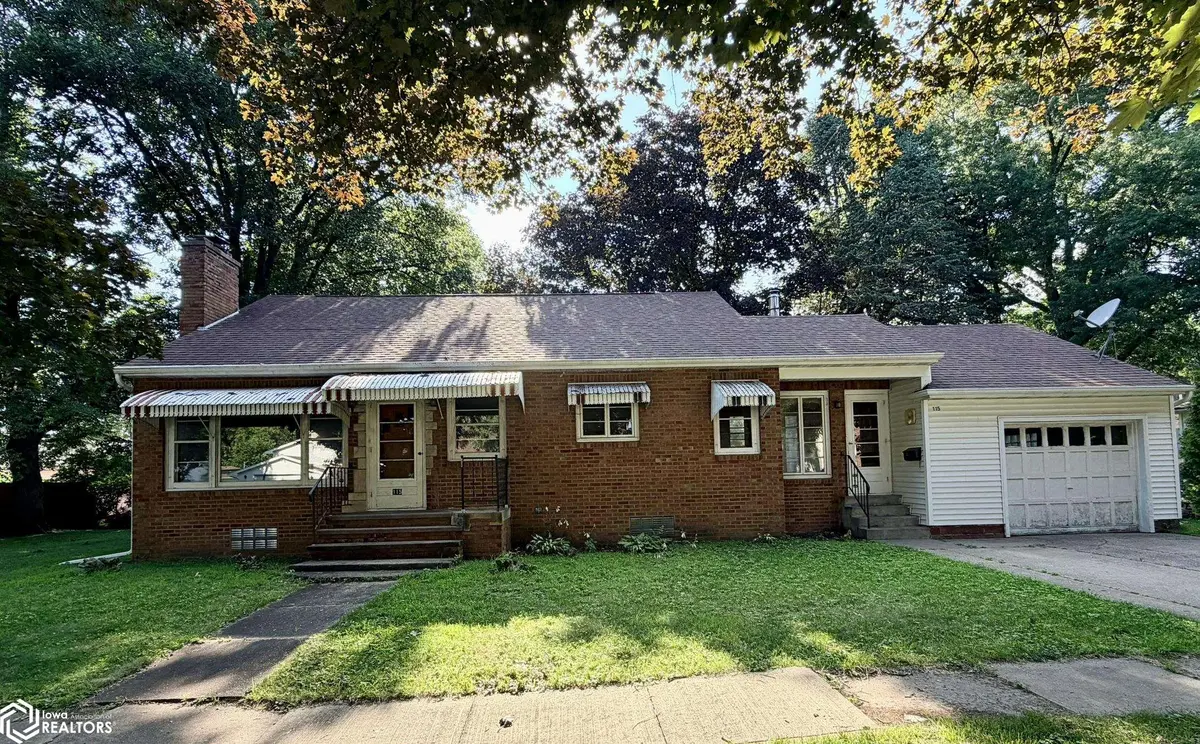 115 S 6th ST, Wapello, IA 52653