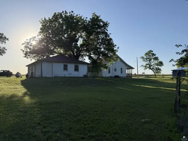505 W 5th ST, Woodbine, KS 67492