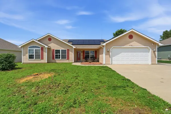 2718 Anderson DR, Junction City, KS 66441