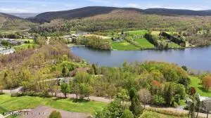 2 Country Club PL, South Abington Twp, PA 18411