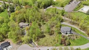 2 Country Club PL, South Abington Twp, PA 18411
