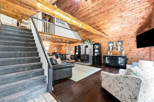 108 Stevens RD, Jefferson Twp, PA 18436