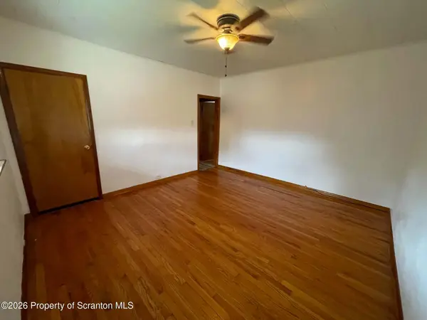 313 N Apple ST #2nd Floor, Dunmore, PA 18512