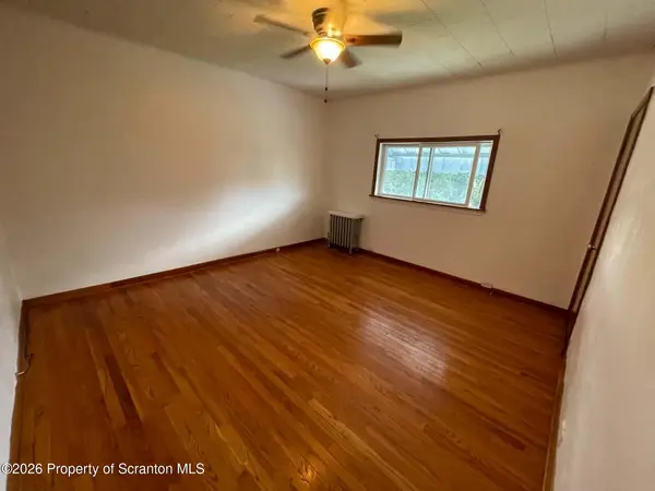 313 N Apple ST #2nd Floor, Dunmore, PA 18512