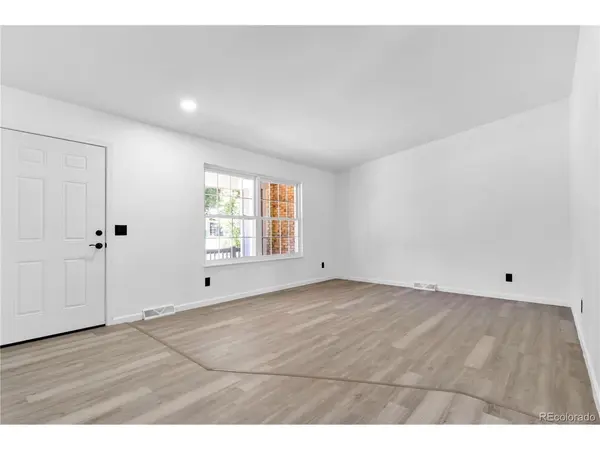 4660 S Idalia, Aurora, CO 80015