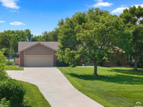 3735 SE 53rd ST, Berryton, KS 66409