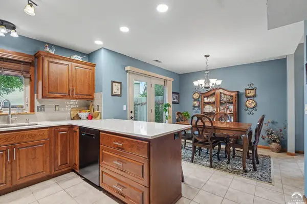 2719 Larkspur CT, Lawrence, KS 66047