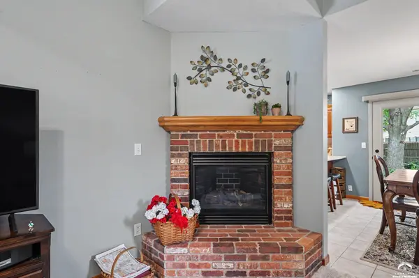 2719 Larkspur CT, Lawrence, KS 66047