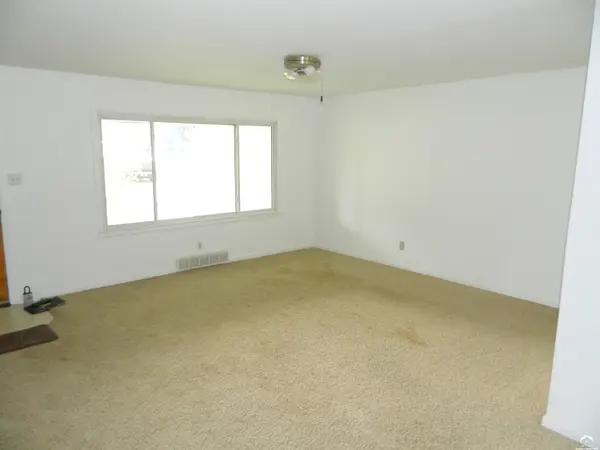 2105 Haskell AVE, Lawrence, KS 66046