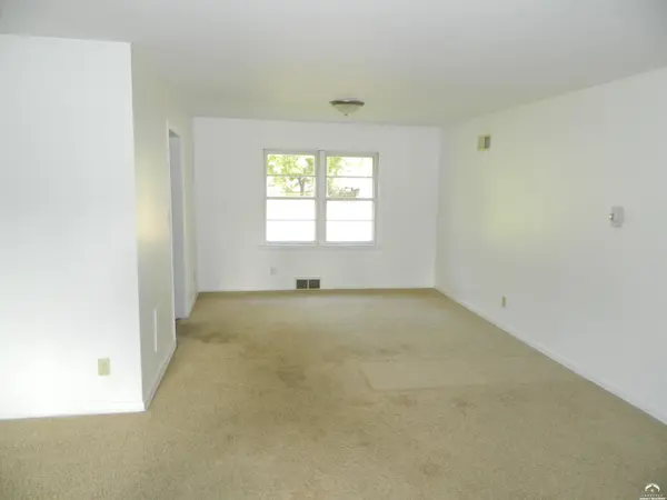 2105 Haskell AVE, Lawrence, KS 66046