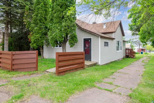 332 W Pine Street, Washburn, WI 54891