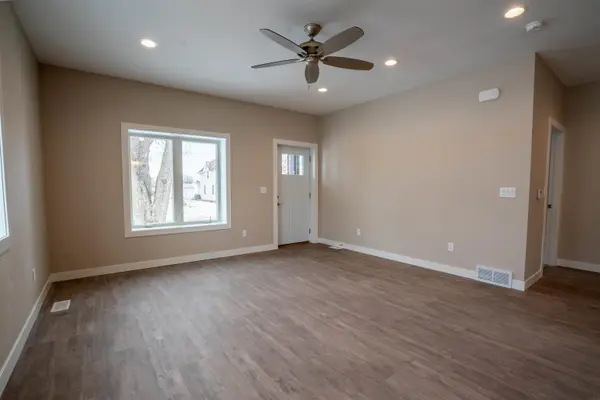 607 4th ST #North unit, Dike, IA 50624