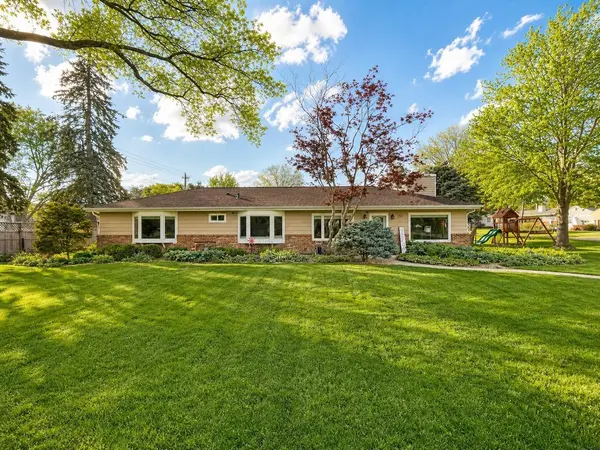 1310 Lilac LN, Cedar Falls, IA 50613