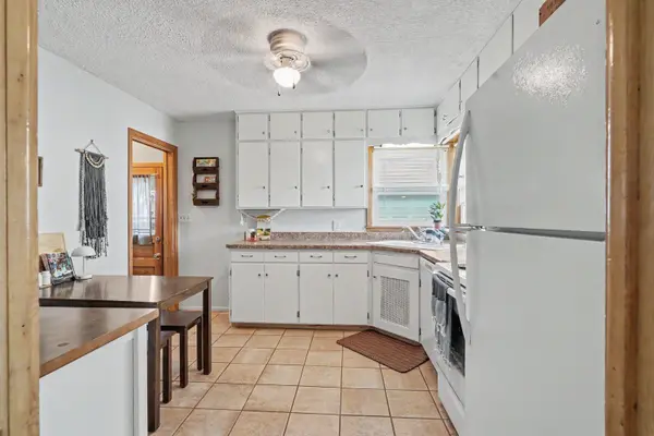 1100 Sheerer AVE, Waterloo, IA 50701