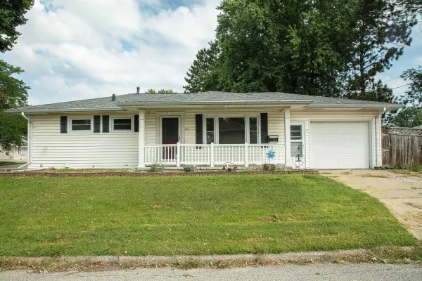 1103 Wisner DR, Waterloo, IA 50702