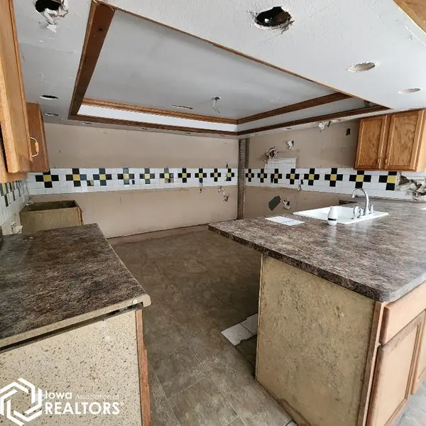 4038 Phelps DR, Brooklyn, IA 52211