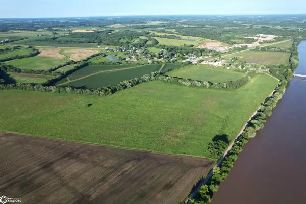 Hawk Drive, Douds, IA 52551