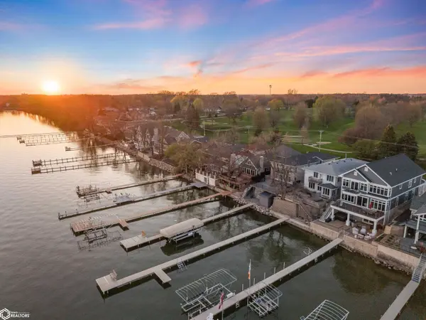2207 N Shore DR, Clear Lake, IA 50428