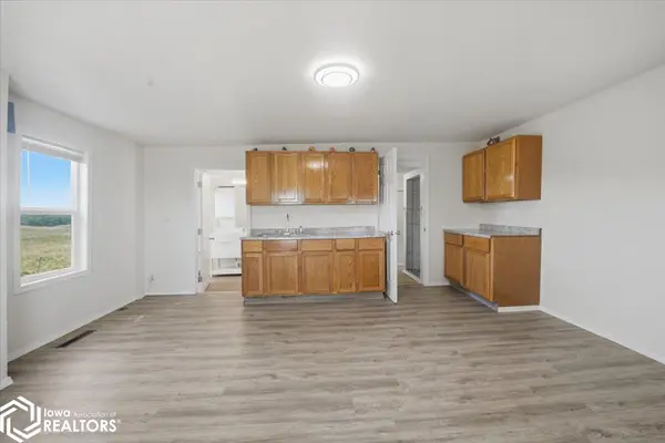 32031 Y AVE, Union, IA 50258
