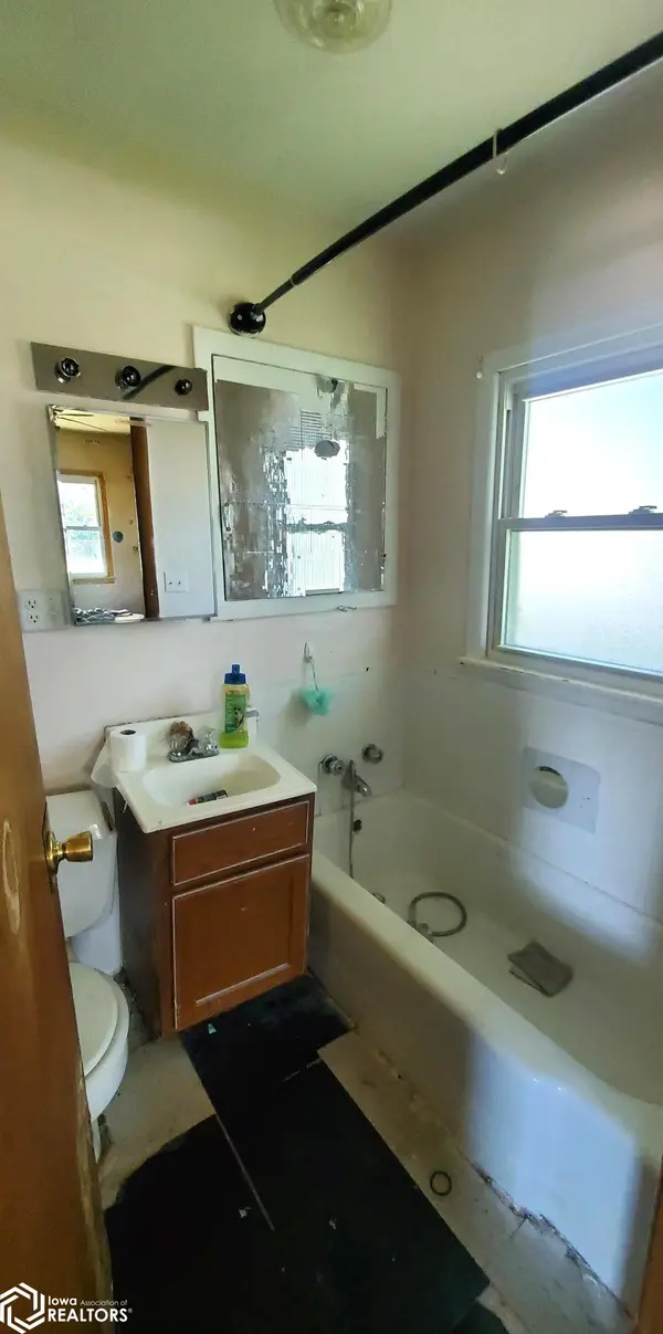 1430 Avenue C, Council Bluffs, IA 51501