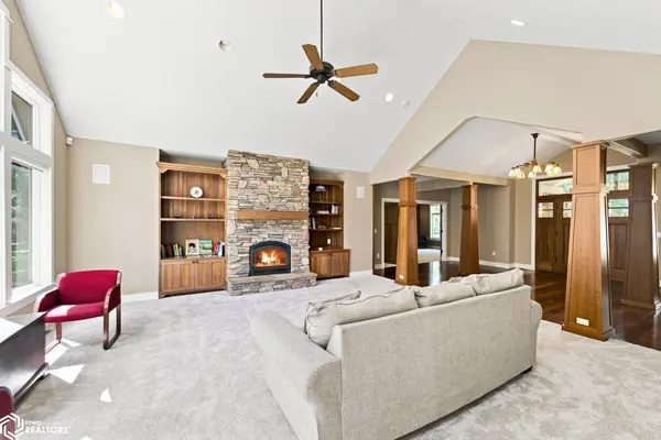 95 Oak Run DR, Mason City, IA 50401
