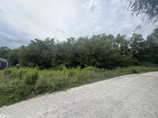 706 S 9Th ST, Fairfield, IA 52556