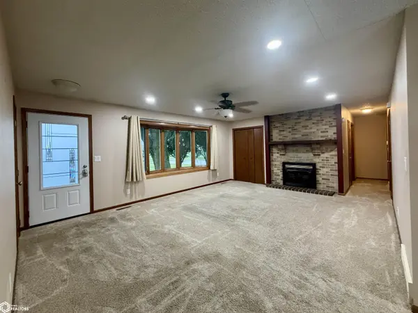 300 Kofmehl DR, Holstein, IA 51025