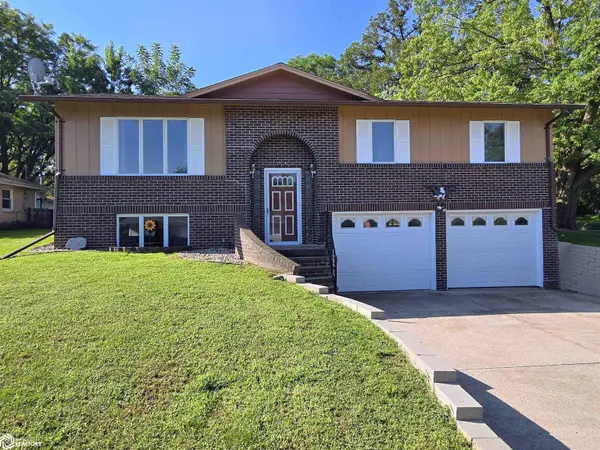 918 W Adair ST, Creston, IA 50801