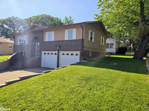 918 W Adair ST, Creston, IA 50801