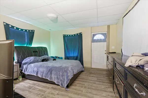 715 E Division ST, Springfield, MO 65803
