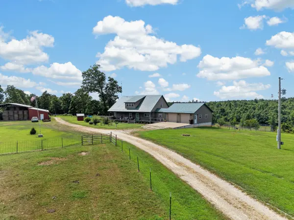 4083 State Route W, West Plains, MO 65775
