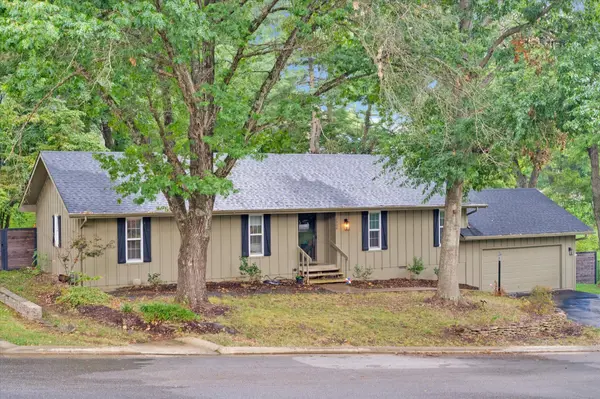 1200 E Summerhill ST, Ozark, MO 65721